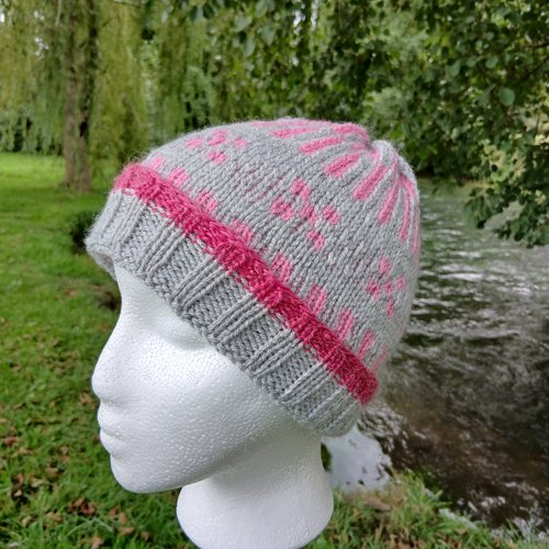 Bonnet artisanal  gris brume rose framboise enfant