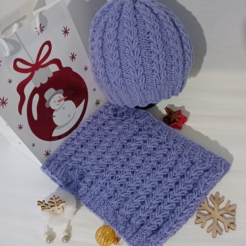 Bonnet et tour de cou  " glycine " ( vendu ) remis en main propre