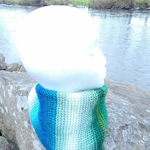 Tour de cou  ( vendu )   remis en main propre