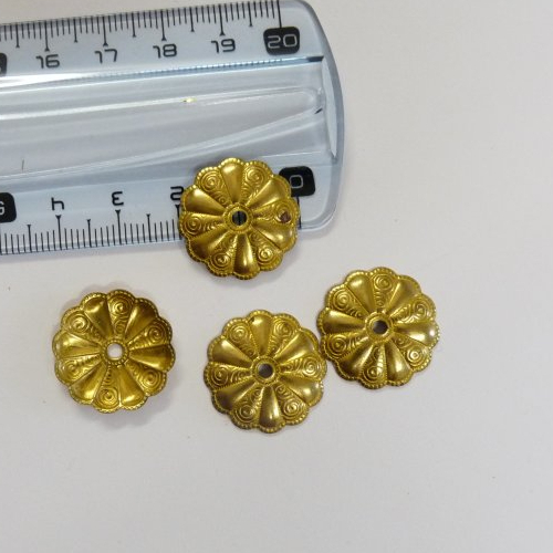 4 cabochons ciselés dorés connecteurs dentelés trou au milieu pendentif rond pour création de bijoux
