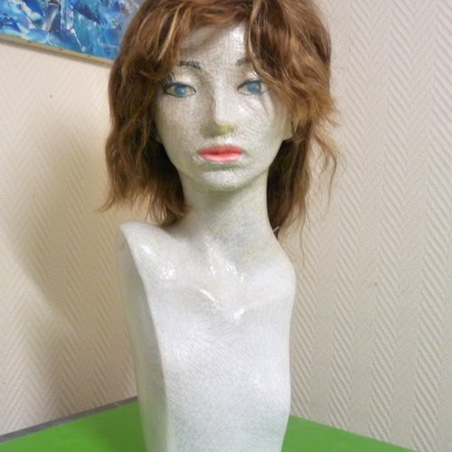 Mannequin féminin présentoir pour collier boucles d'oreilles avec perruque