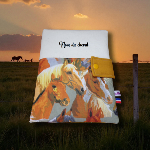Housse protège carnet de santé et vaccination pour cheval personnalisable