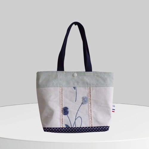 Petit sac porté main modèle unique