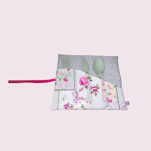 Pochette - étui à couverts molletonnée motif fleuris patchwork rose