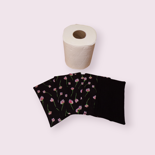 Papier toilette lavable, réutilisable en lot de 5 feuilles motif fleuris rose sur fond noir