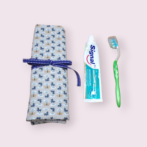 Etui pour brosse à dents manuelle ou électrique dentifrice et poche petite serviette motif papillons fond gris