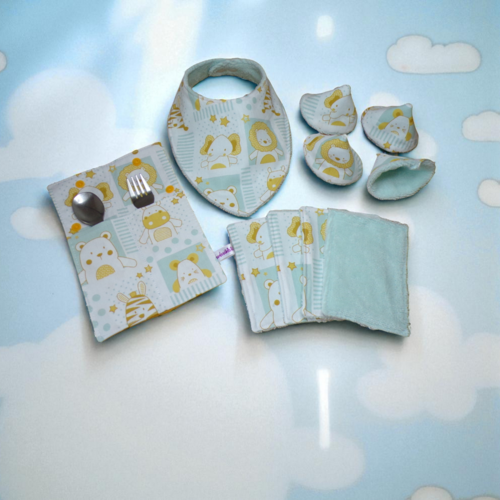 Ensemble pour bébé coton doublé d'éponge bambou motif animaux fond blanc