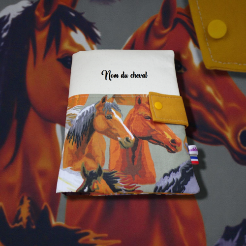 Housse protège carnet de santé et vaccination pour cheval personnalisable