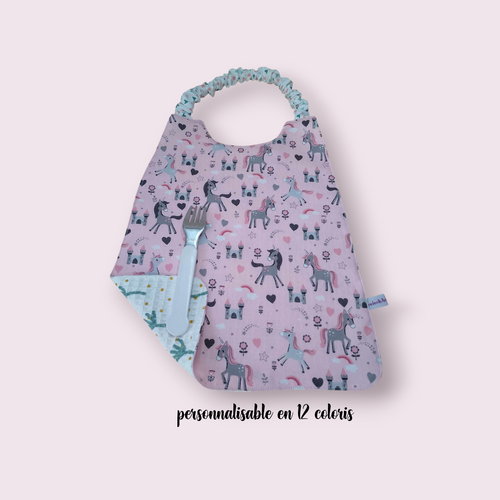 Serviette de cantine élastique enfant, bavoir maternelle, serviette personnalisable, modèles licornes et châteaux fond rose