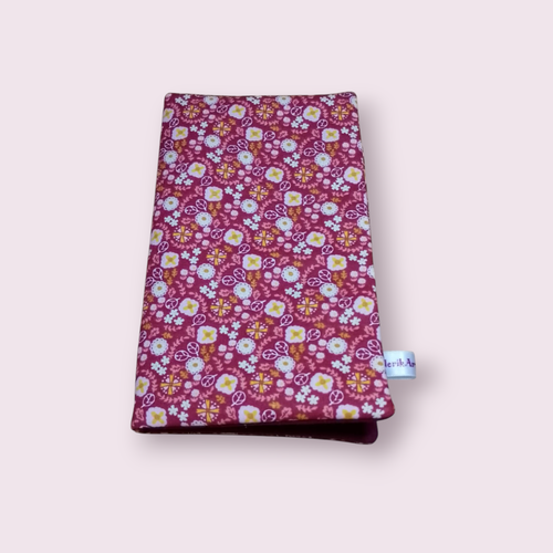 Pochette, étui à ordonnances, carte vitale et carte mutuelle modèle fleuri bordeaux