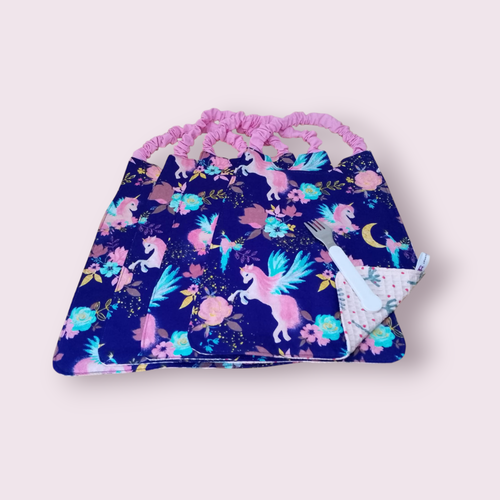 Lot de 4 serviettes de cantine élastiques personnalisées, modèles licornes roses fond bleu