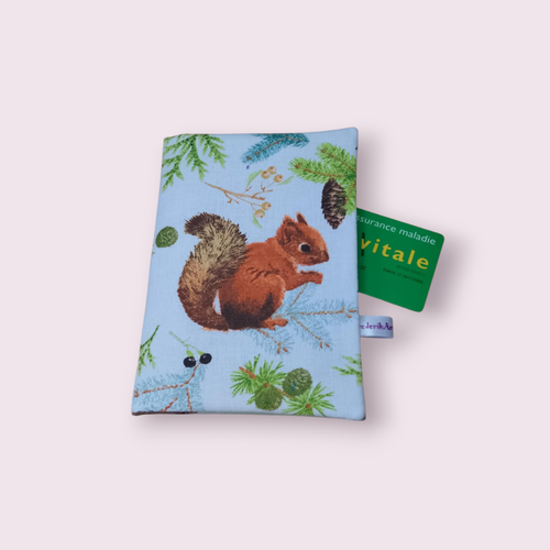 Pochette, étui à ordonnances, carte vitale et carte mutuelle modèle écureuil