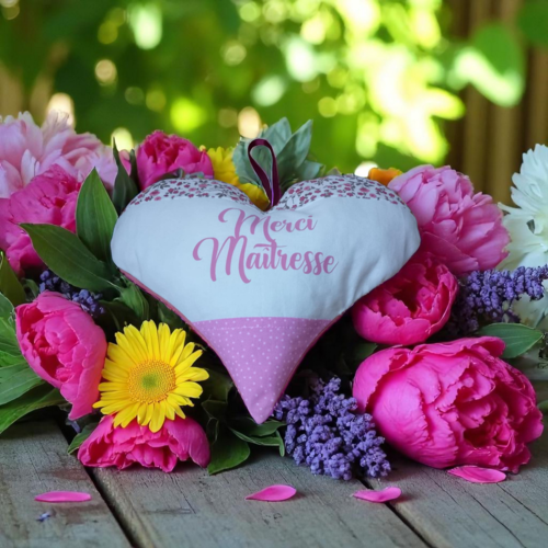 Cadeau maitresse, fin d'année scolaire, coeur à suspendre