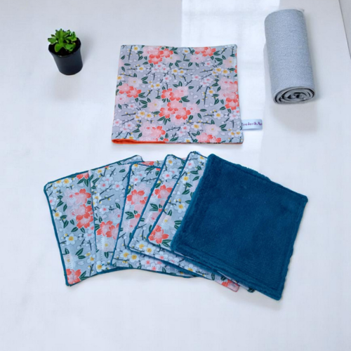 Pochette de 6 lingettes lavables fleuri orangé sur fond gris,