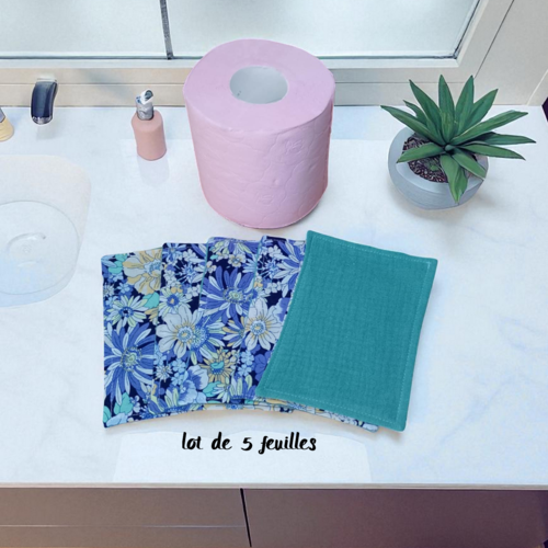 Papier toilette lavable, réutilisable en lot de 5 feuilles motif fleurs tons bleus