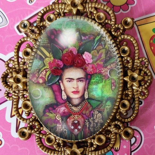 Broche frida kahlo artiste peinte feminisme rockabilly pin up queer