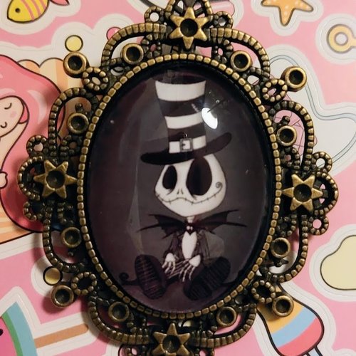 Broche retro vintage mister jack tim burton fantasy noel gothique etrange noel halloween skull squelette horreur sorciere magie feminin