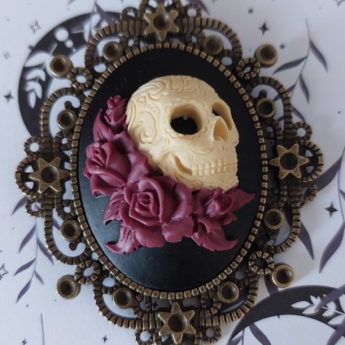 Broche camée retro vintage halloween skull résine