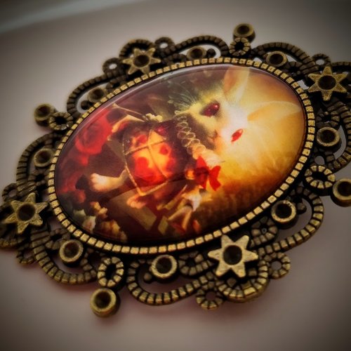 Broche alice gothique lapin pays des merveilles halloween