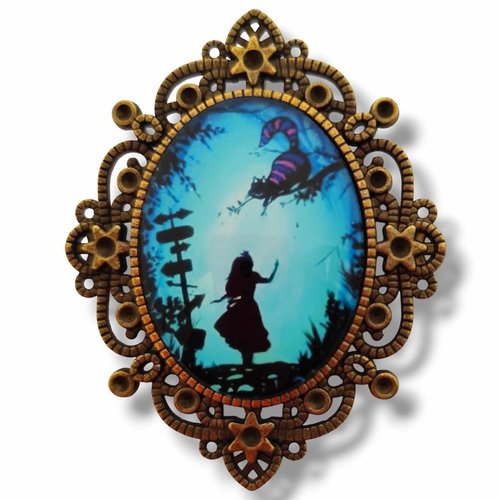 Broche alice pays des merveilles. accessoire chat cheshirecadeau fan alice.