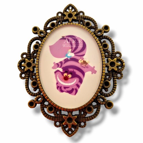 Broche alice chat du cheshire. accessoire pays des merveilles