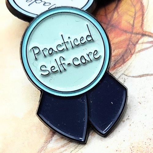 Pins métail émaillé message antistress broche soutien santé mentale