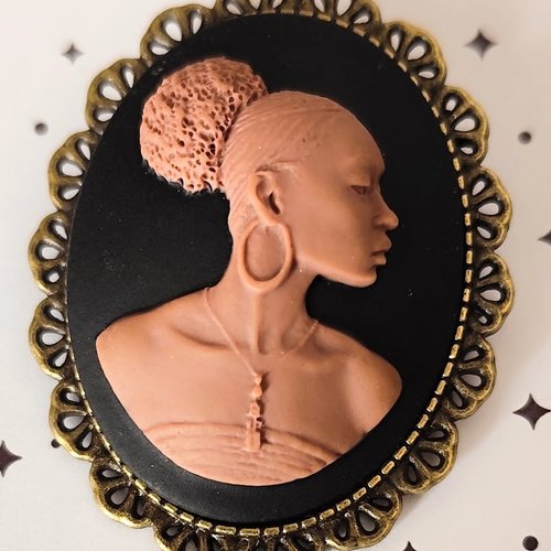 Broche camée afrique femme africaine noire senegal congo mali