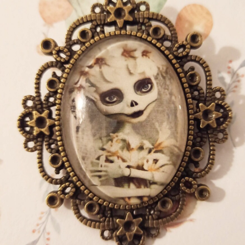 Broche halloween poupée blythe skull gothique penny dreadful