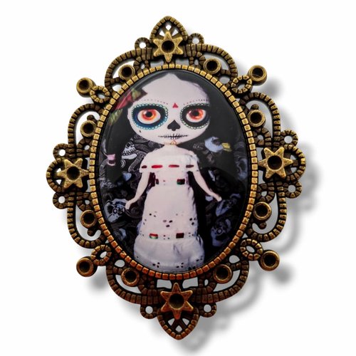 Broche gothique halloween poupée inspiration blythe.