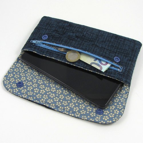 Pochette en velours chenille bleu nuit