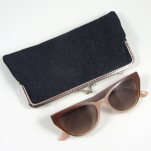 Étui à lunettes en coton jean bleu légèrement pailleté