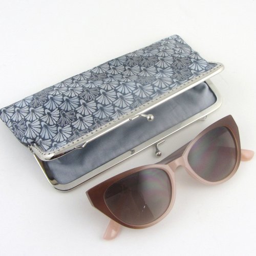 Étui à lunettes gris argenté