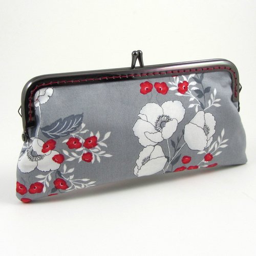 Étui à lunettes a fermoir métallique noir