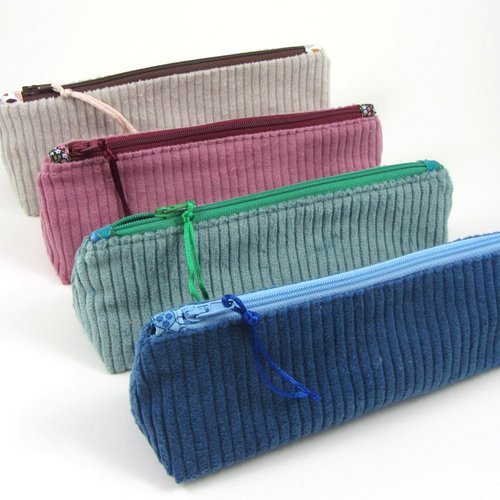 Trousse triangle en tissu velours côtelé