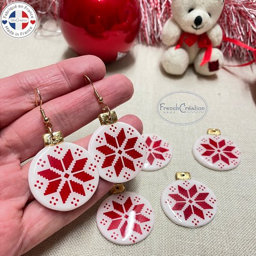 Boucles d'oreilles en argile polymère motif noël point de croix, noel scandinave, noel rouge et blanc,