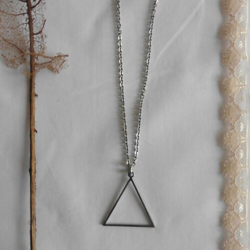 Collier occulte symbole feu triangle, ésotérique, soleil noir, magie, alchimie, elément, wicca, gothique, sorcière, pagan, sorcellerie