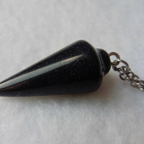 Collier pendule toupie pointe pierre de sable bleu, sorcellerie, sorcière, gothique, magie, wicca, elfique