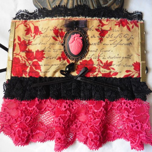 Manchette bracelet textile rouge là où repose mon coeur, baroque, coeur anatomique, dark mori, victorien, mariage gothique, vampire, rose