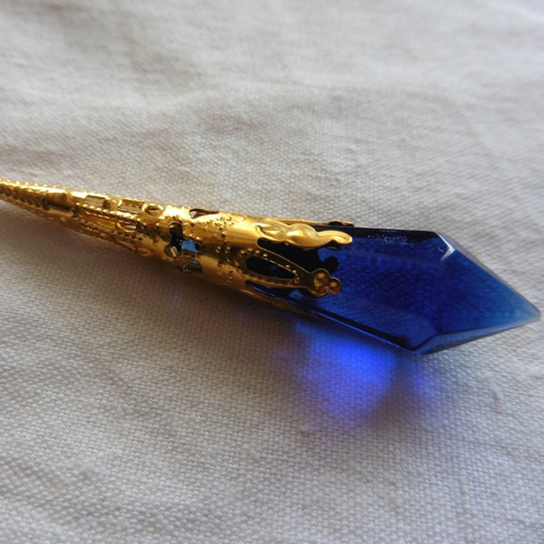 Sautoir pendule pointe cristal bleu doré, mariage elfique, gothique, magie wicca, game of thrones, païen, féerique, sirène, fée