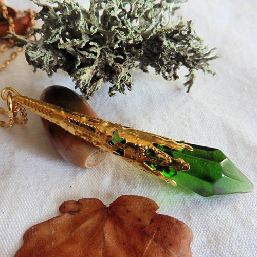 Boîte à bijoux métal doré et verre, coffret fond suédine vert émeraude