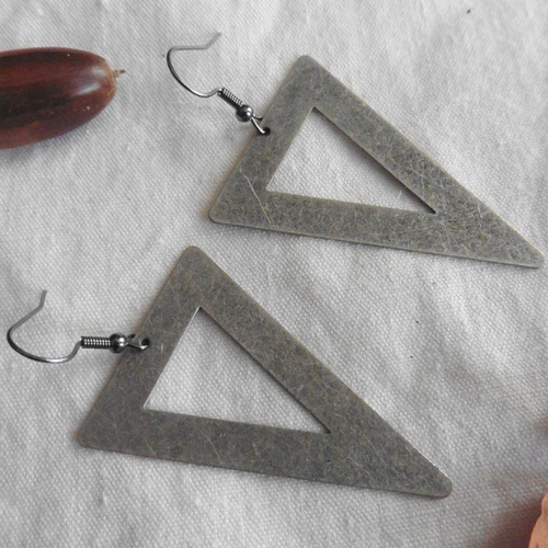 Alchimie boucles d'oreilles minimaliste tribal triangle laiton brut, symbole élément terre, géométrique, boho, esotérique