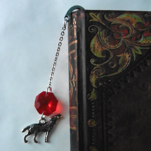 Petit marque-page gothique loup rouge, loup-garou, livre, signet, cadeau femme, littérature fantastique, lecture, sorcière