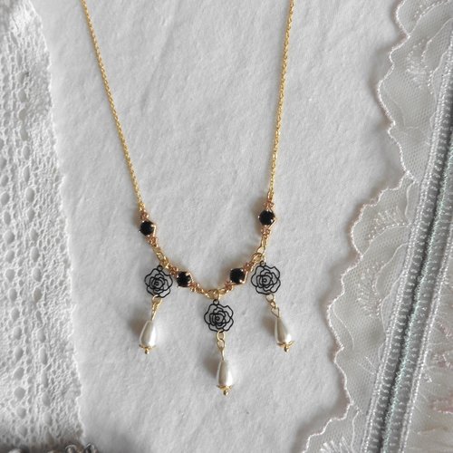 Collier victorien roses noires et perles gouttes
