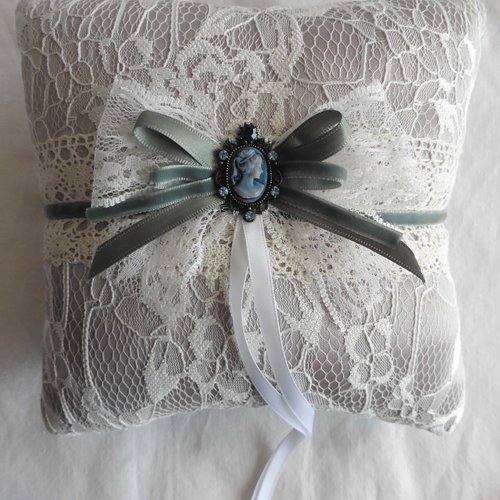 Coussin porte alliances camée bleu et blanc, mariage bleu, shabby chic