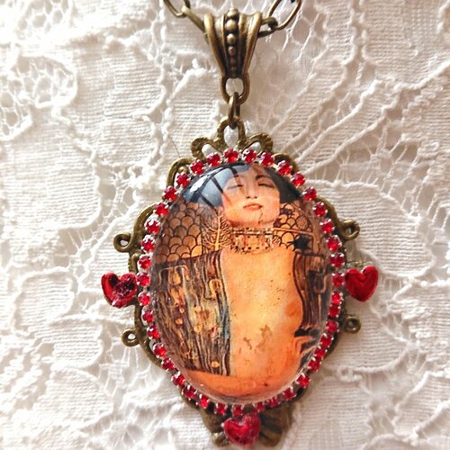 Collier art nouveau, portrait de femme des années folles, judith de gustave klimt ou l'éveil des sens