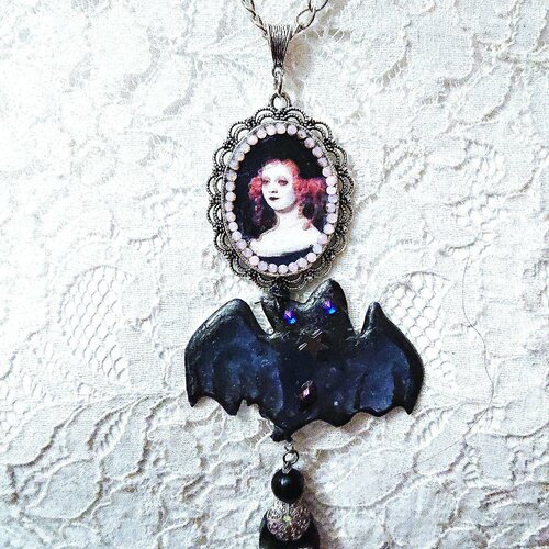 Collier sorcière de salem, chauve souris gothique,  légendes urbaines d' halloween