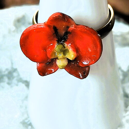 Bague réglable orchidée phalaenopsis rouge, idée de cadeau de noël pour femme ou adolescente, fleur en porcelaine froide