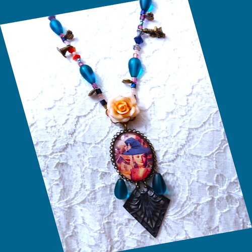 Collier sautoir de rituel de sorcellerie par une nuit de sabbat, sorcière de salem vintage en bleu nuit et orange, cadeau d'halloween