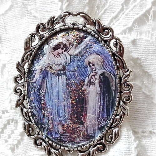Broche l'archange gabriel dans nazareth pour l’annonciation à la vierge marie, idée de cadeau de noël