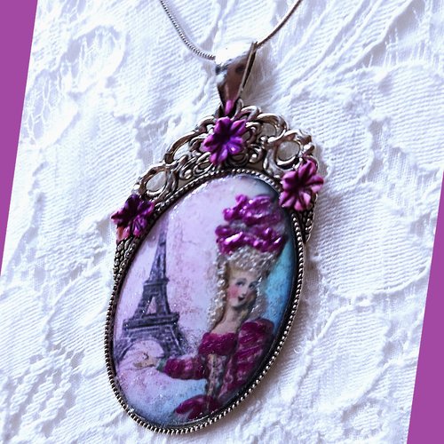 Collier baroque rococo marie antoinette en promenade à paris, cadeau de noël